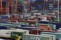 واردات کالا به کشور با تأیید سه وزارتخانه
