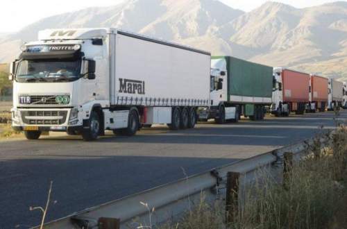 مذاکره با ترکمنستان برای کاهش عوارض عبور کامیون‌های ایرانی/ عشق‌آباد مبلغ عوارض را افزایش نداده است